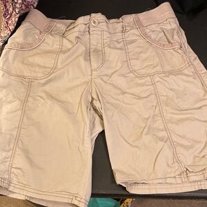 Set of Three Casual Shorts Khakis and Company Black, Burgundy, and Beige 14